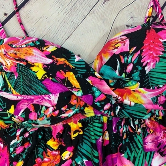 NWOT Kenneth Cole Reaction Tropical Tankini Top - Picture 3 of 8